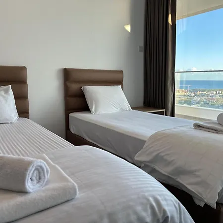 Grand Sapphire Luxury Corner With Spectacular Views And Two Bedrooms By Myguest Cyprus