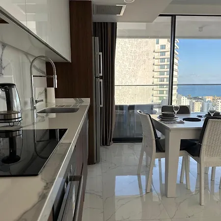 Grand Sapphire Luxury Corner With Spectacular Views And Two Bedrooms By Myguest Cyprus