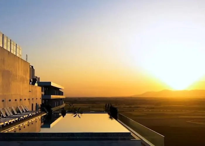 Grand Sapphire Luxury Corner With Spectacular Views And Two Bedrooms By Myguest Cyprus *