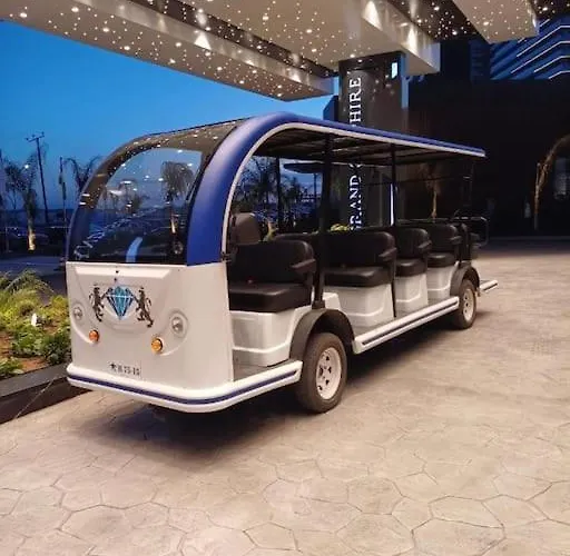 Grand Sapphire Luxury Corner With Spectacular Views And Two Bedrooms By Myguest Cyprus アパート *