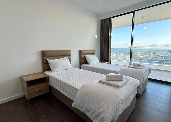 Grand Sapphire Luxury Corner With Spectacular Views And Two Bedrooms By Myguest Cyprus アパート *