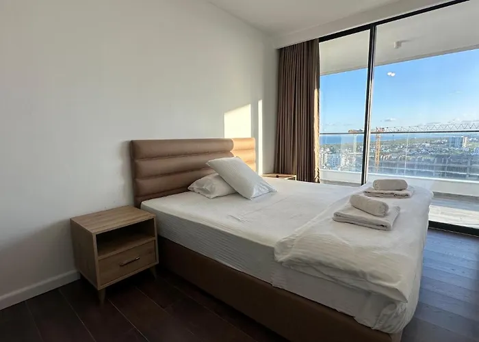 Grand Sapphire Luxury Corner With Spectacular Views And Two Bedrooms By Myguest Cyprus アパート