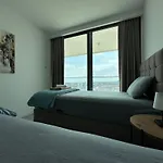 Grand Sapphire Luxury Corner With Spectacular Views And Two Bedrooms By Myguest Cyprus Appartamento
