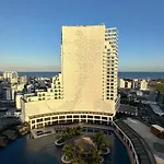 Grand Sapphire Luxury Corner With Spectacular Views And Two Bedrooms By Myguest Cyprus Appartamento *
