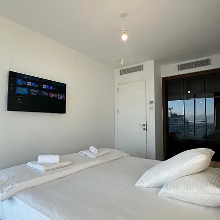 Grand Sapphire Luxury Corner With Spectacular Views And Two Bedrooms By Myguest Cyprus