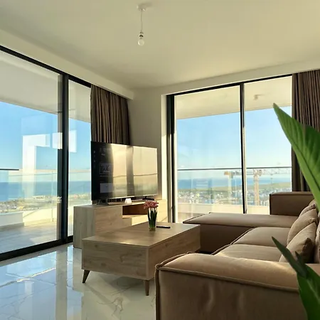 Grand Sapphire Luxury Corner With Spectacular Views And Two Bedrooms By Myguest Cyprus Апартаменты