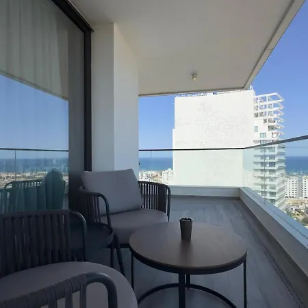 Grand Sapphire Luxury Corner With Spectacular Views And Two Bedrooms By Myguest Cyprus Appartement *