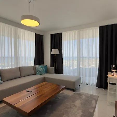 Grand Sapphire Luxury Corner With Spectacular Views And Two Bedrooms By Myguest Cyprus
