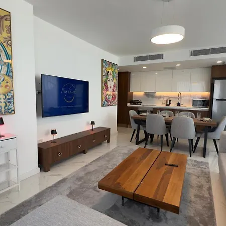 Grand Sapphire Luxury Corner With Spectacular Views And Two Bedrooms By Myguest Cyprus Appartement *