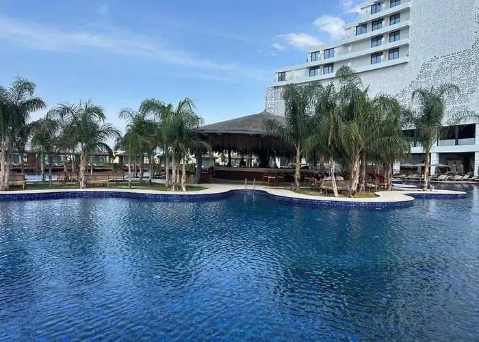 アパート Grand Sapphire Luxury Corner With Spectacular Views And Two Bedrooms By Myguest Cyprus