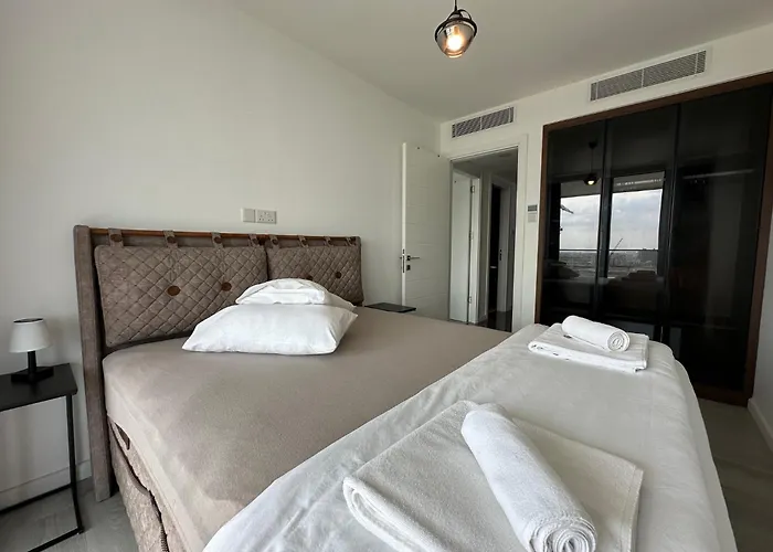 Grand Sapphire Luxury Corner With Spectacular Views And Two Bedrooms By Myguest Cyprus *